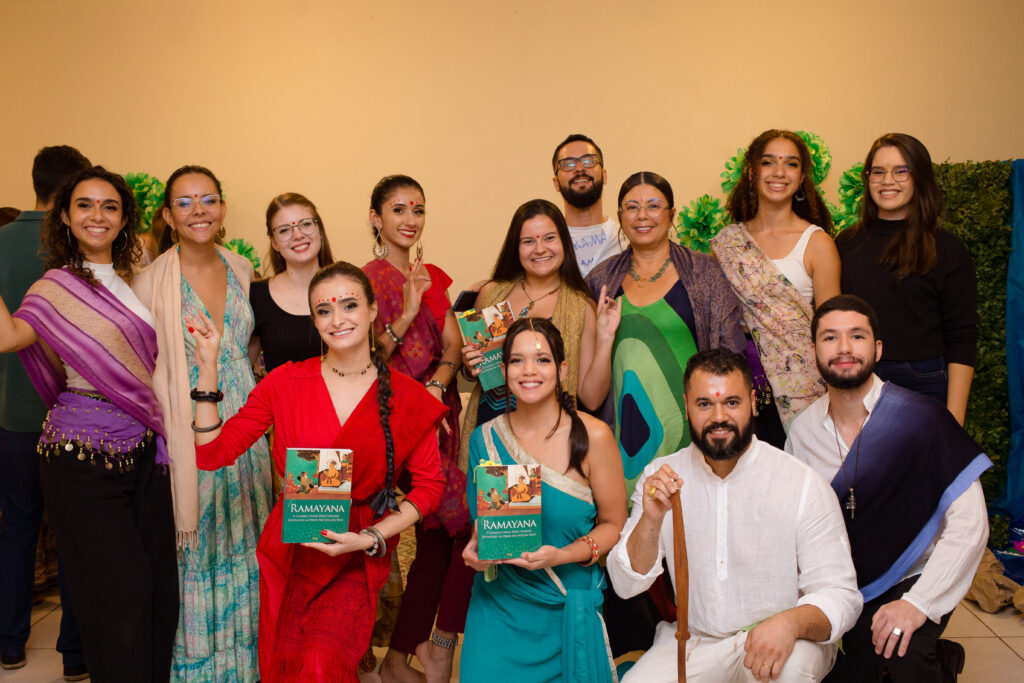 Nova Acrópole de Palmas promoveu um evento cultural através da epopeia clássica do Ramayana.